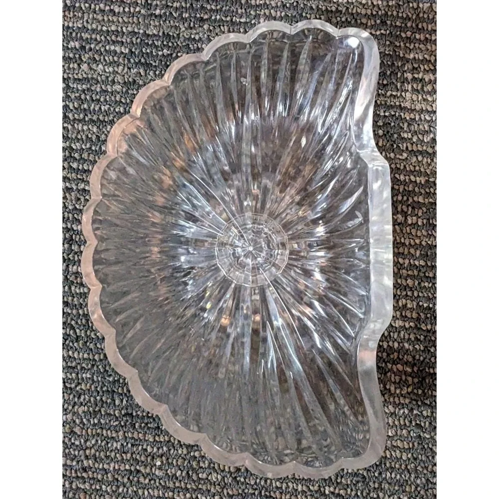 Vintage Celebrity MCM Clear Acrylic Soap Dish Starburst Pattern USA